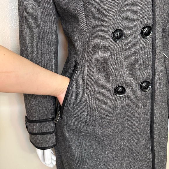 Gray double breasted pea coat with black removable faux fur faux leather trims - Picture 5 of 14